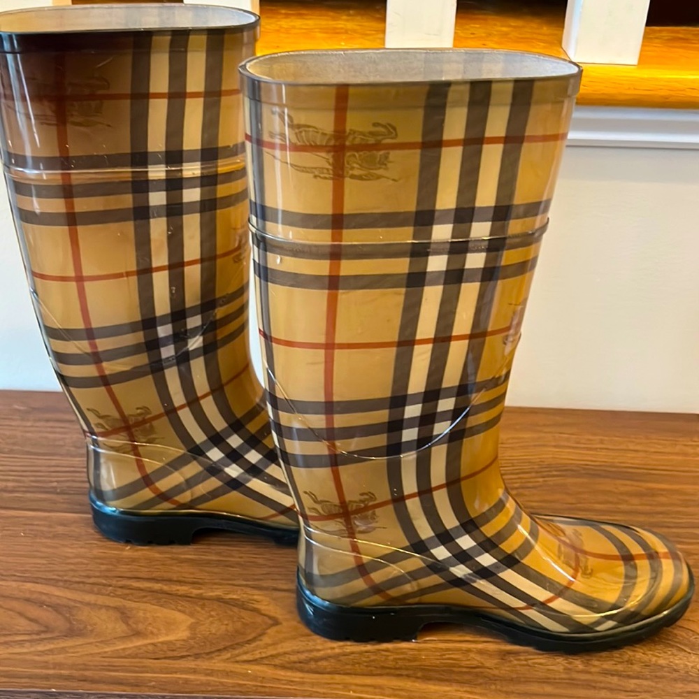 Burberry classic check rain boots